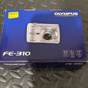 Olympus FE-310 Compact Silver Camera